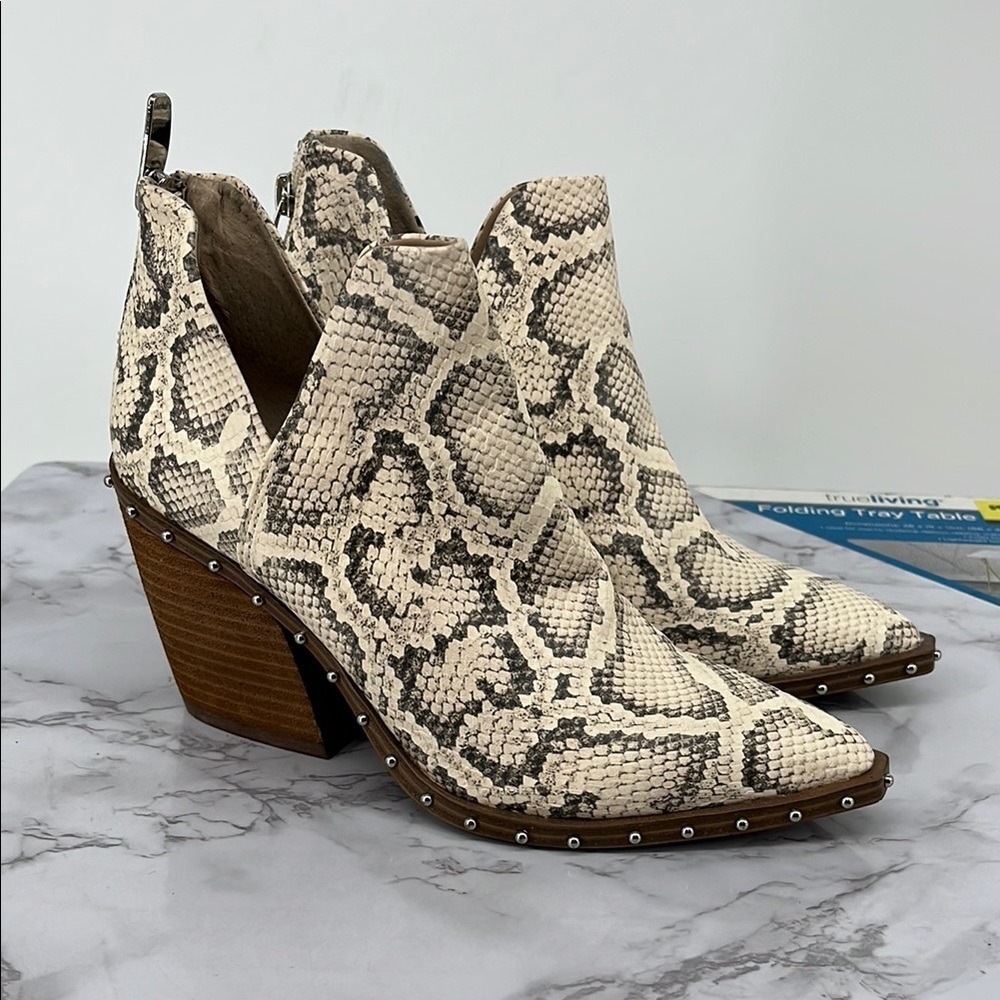 Steve Madden Alyse Booties Womens 6 Neutral Snakeskin Studded V-Cut Block Heel